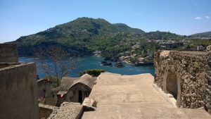 Castello Aragonese d'Ischia - Vista sugli scogli di Sant'Anna